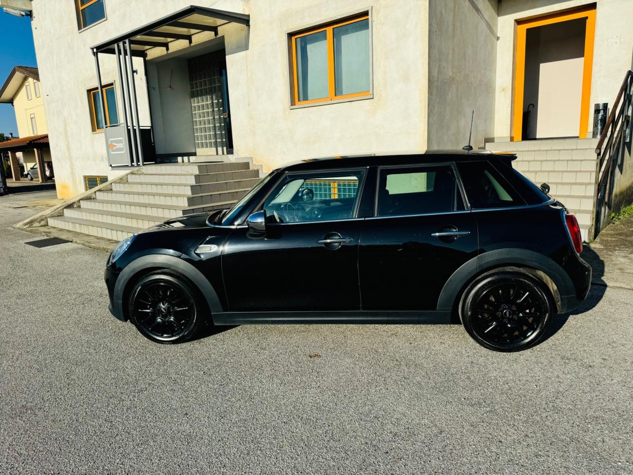 Mini cooper one 1.5 D hype 2016