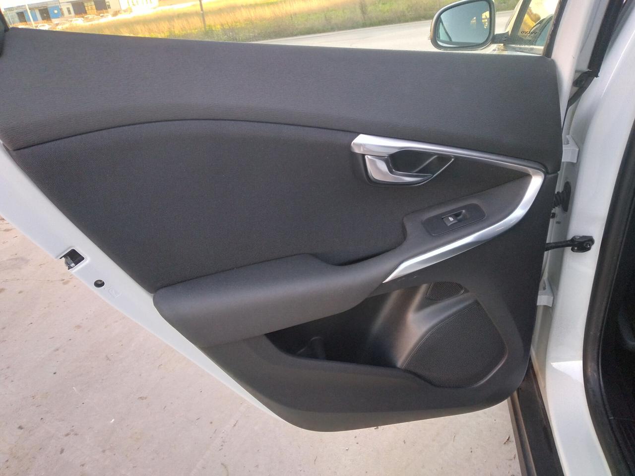 Volvo V40 Cross Country 2.0D 120CV Momentum