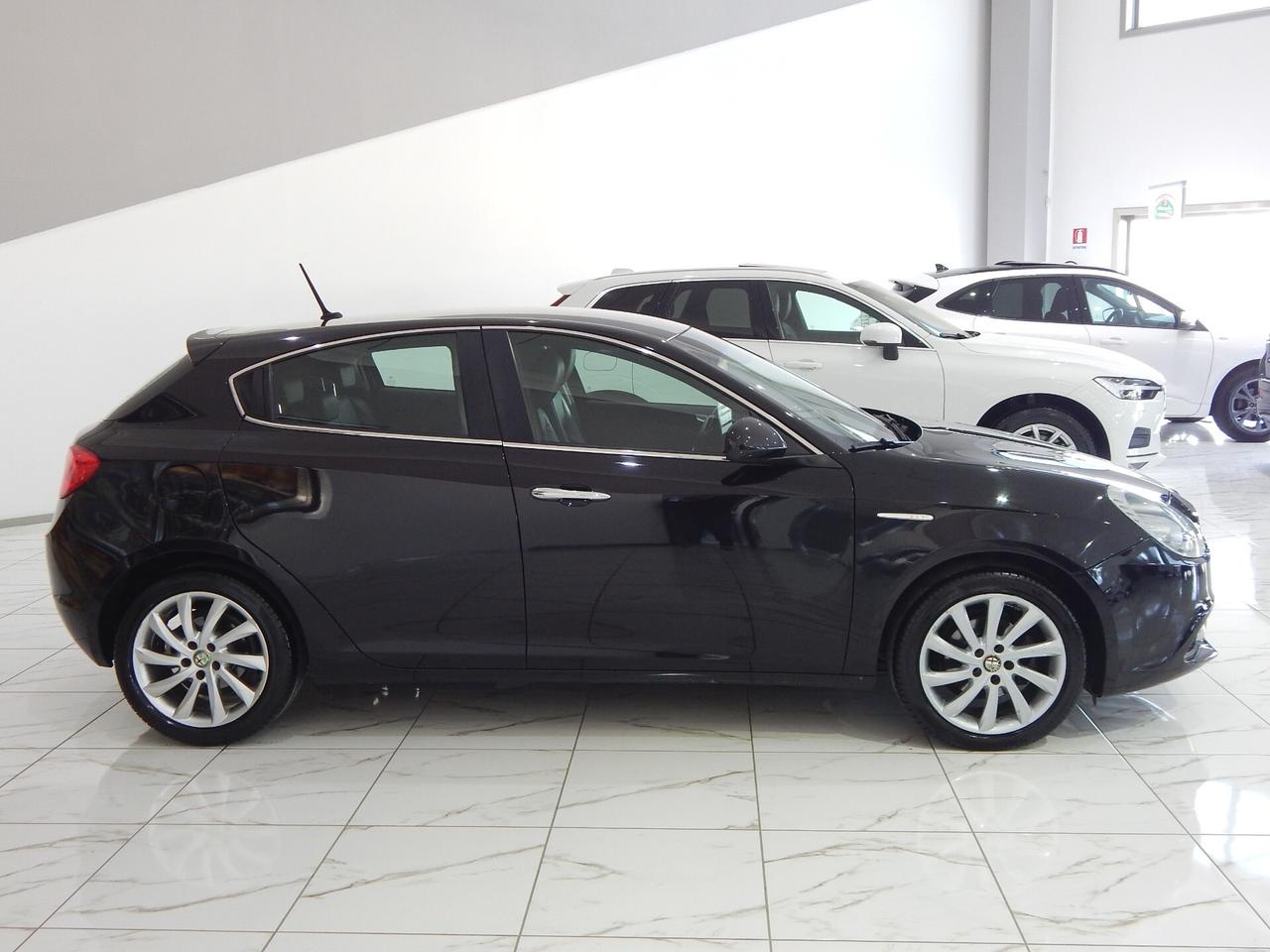 Alfa Romeo Giulietta 1.6 jtdm Distinctive 120cv NAVI-PELLE-PARK-LED