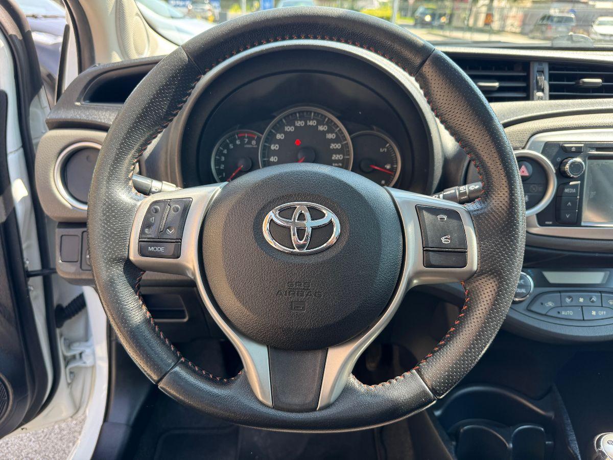 TOYOTA - Yaris - 1.3 3 porte Lounge TAGLIANDI CERTIFICATI