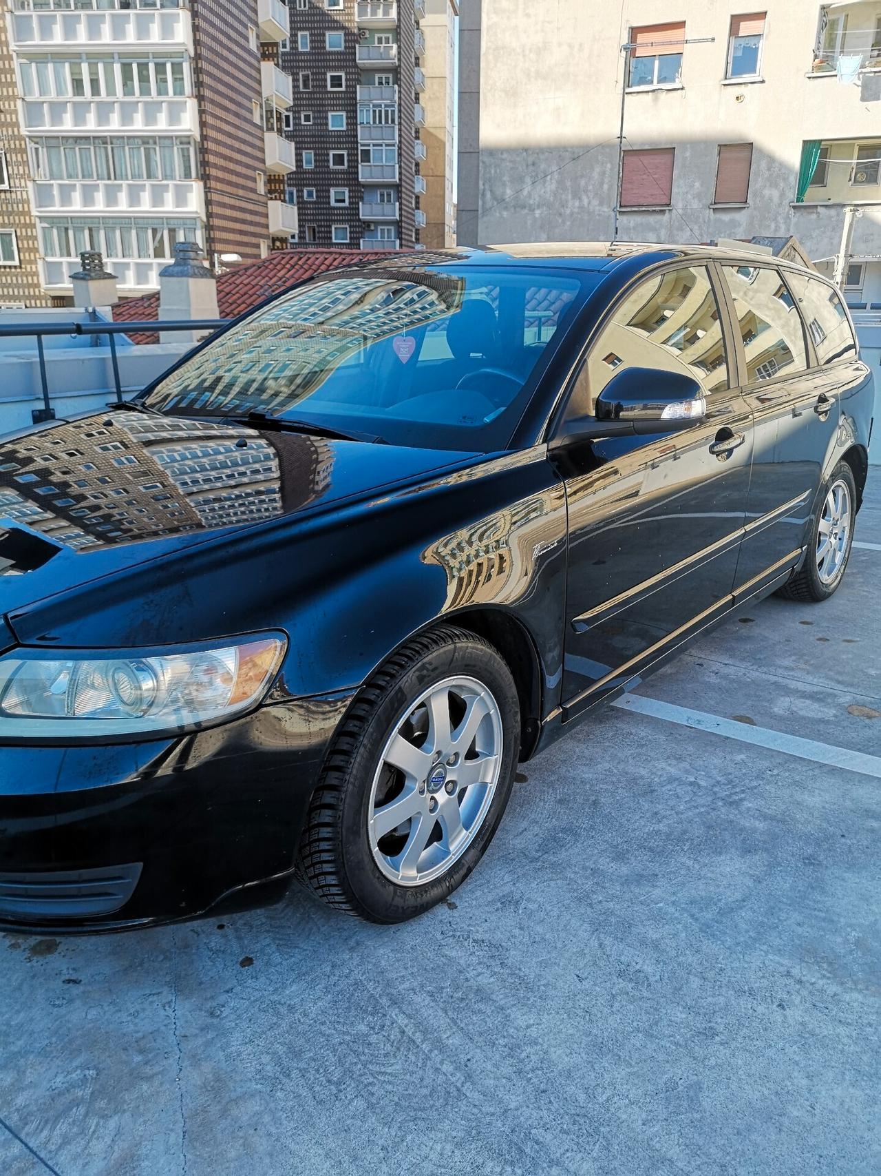 Volvo V50 D4 Kinetic 115cv - 2011