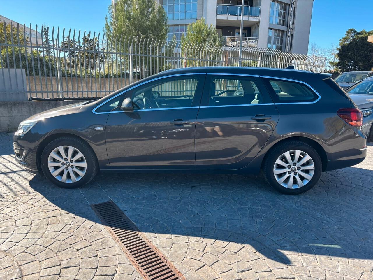 Opel Astra 1.7 CDTI 110CV Sports Tourer Cosmo