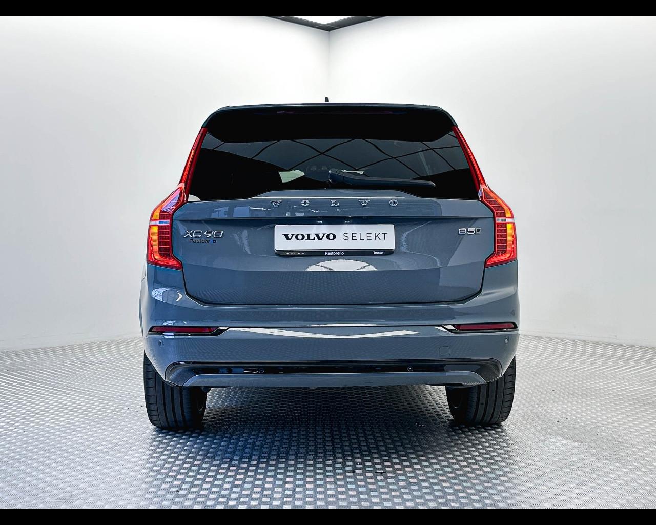 VOLVO XC90 (2014-->) - XC90 B5 (d) AWD automatico 7 posti Plus Dark