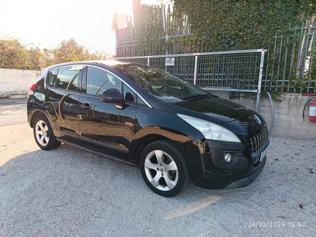 Peugeot 3008 1.6 e-HDi 115CV cambio robotizzato S.&S. Business 5700 senza garanzia 6600 con garanzia