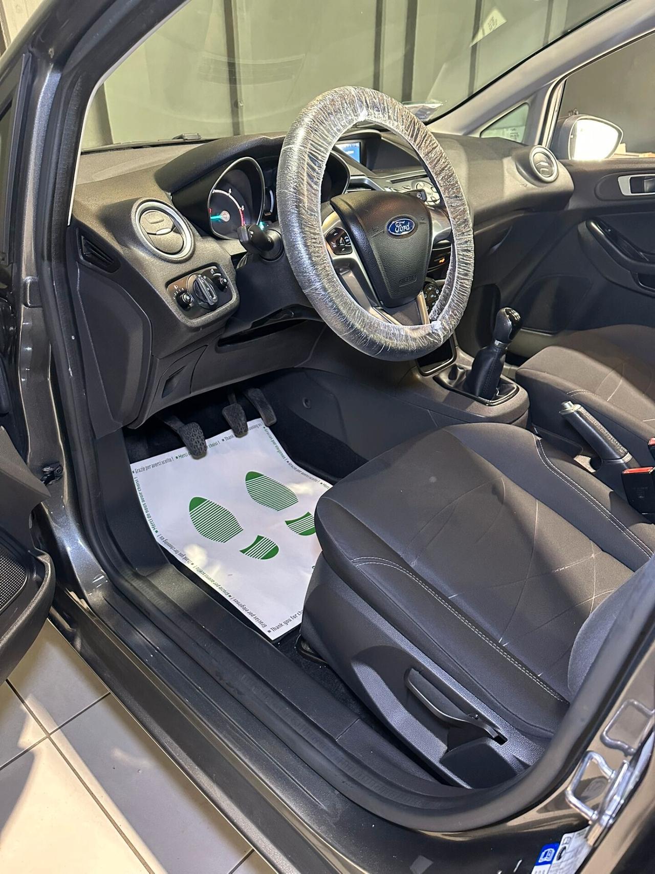 Ford Fiesta 1.5 TDCi 75CV 5 porte Black & White Edition