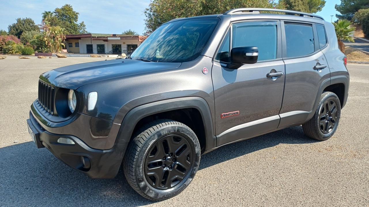 Jeep Renegade 2.0 Mjt 170CV 4WD Active Drive Low Trailhawk