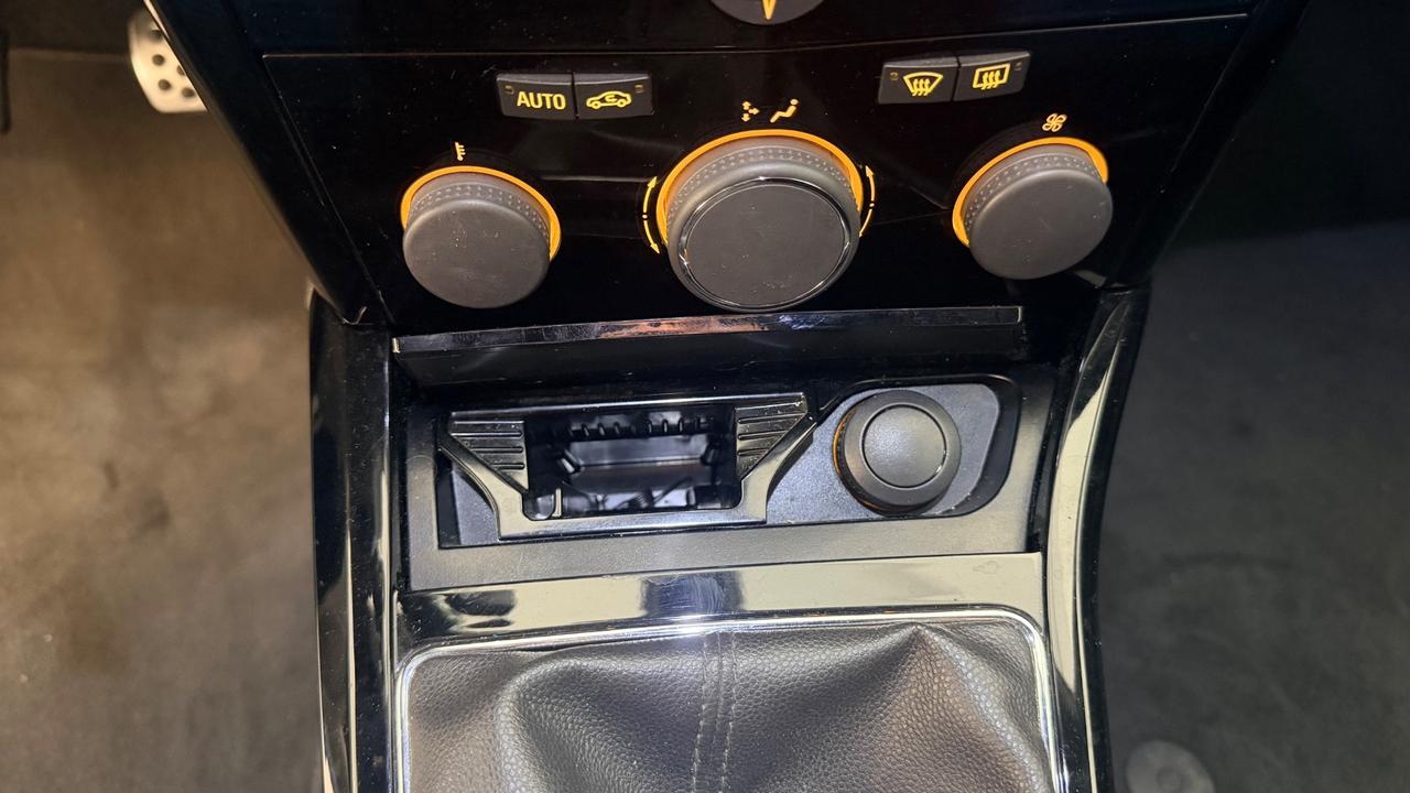 Opel Astra OPC 2.0 T 240CV