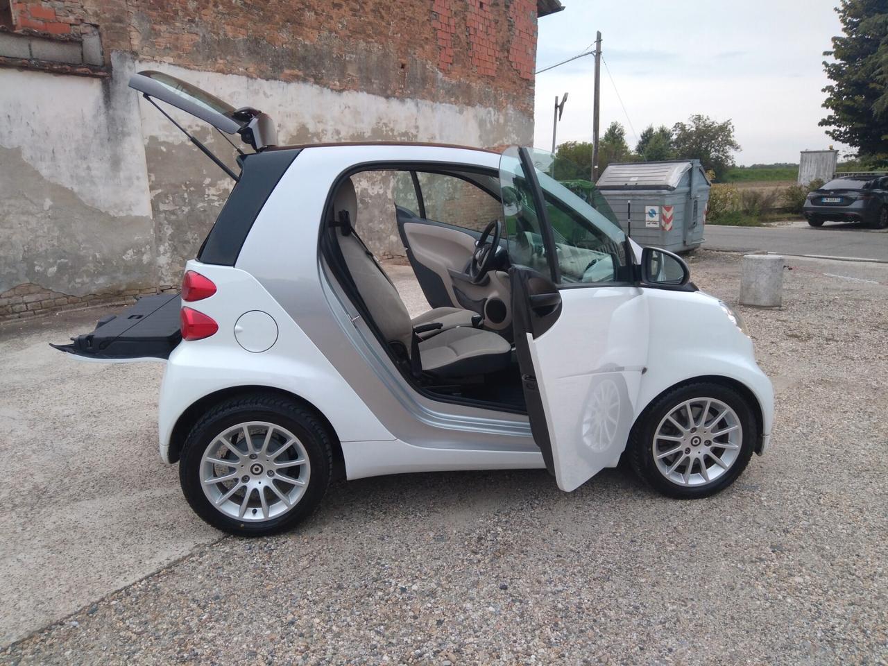 Smart ForTwo 1000 52 kW MHD coupé pure