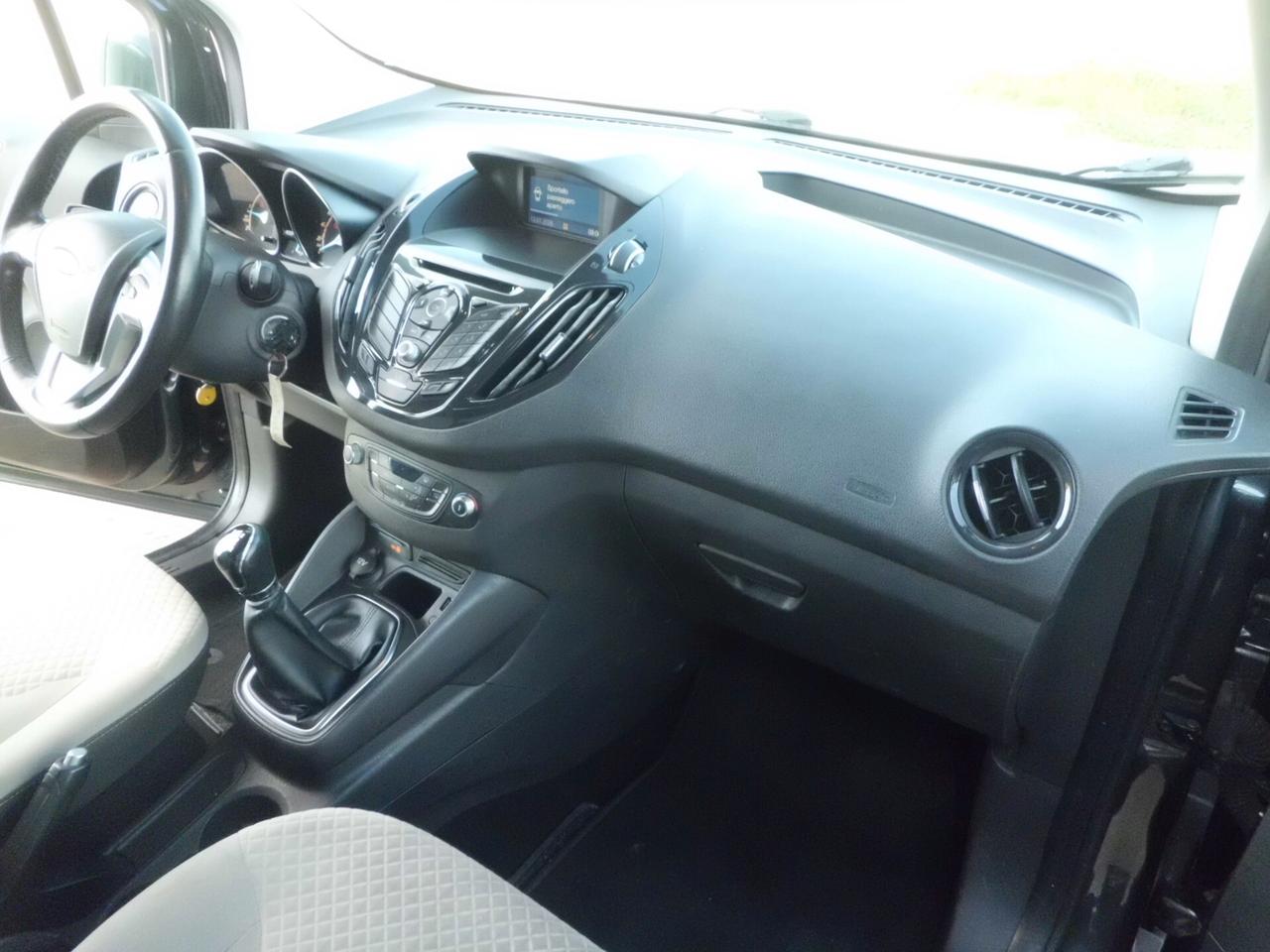 Ford Tourneo Connect Connect7 1.5 TDCi 120 CV Titanium