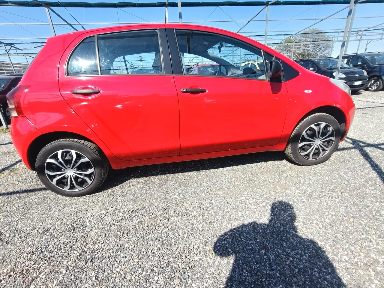 Toyota Yaris 1.0 5 porte Sol