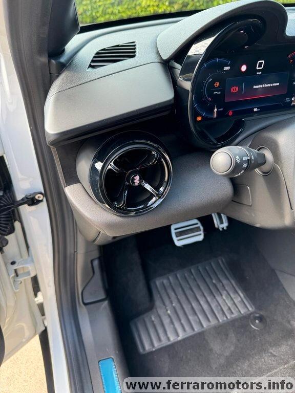 Alfa Romeo Junior 1.2 136 CV Hybrid eDCT6 Speciale a 309 euro al mese