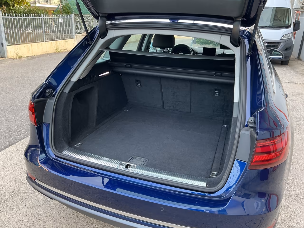 Audi A4 Avant 35 TDI S tronic Business Sport