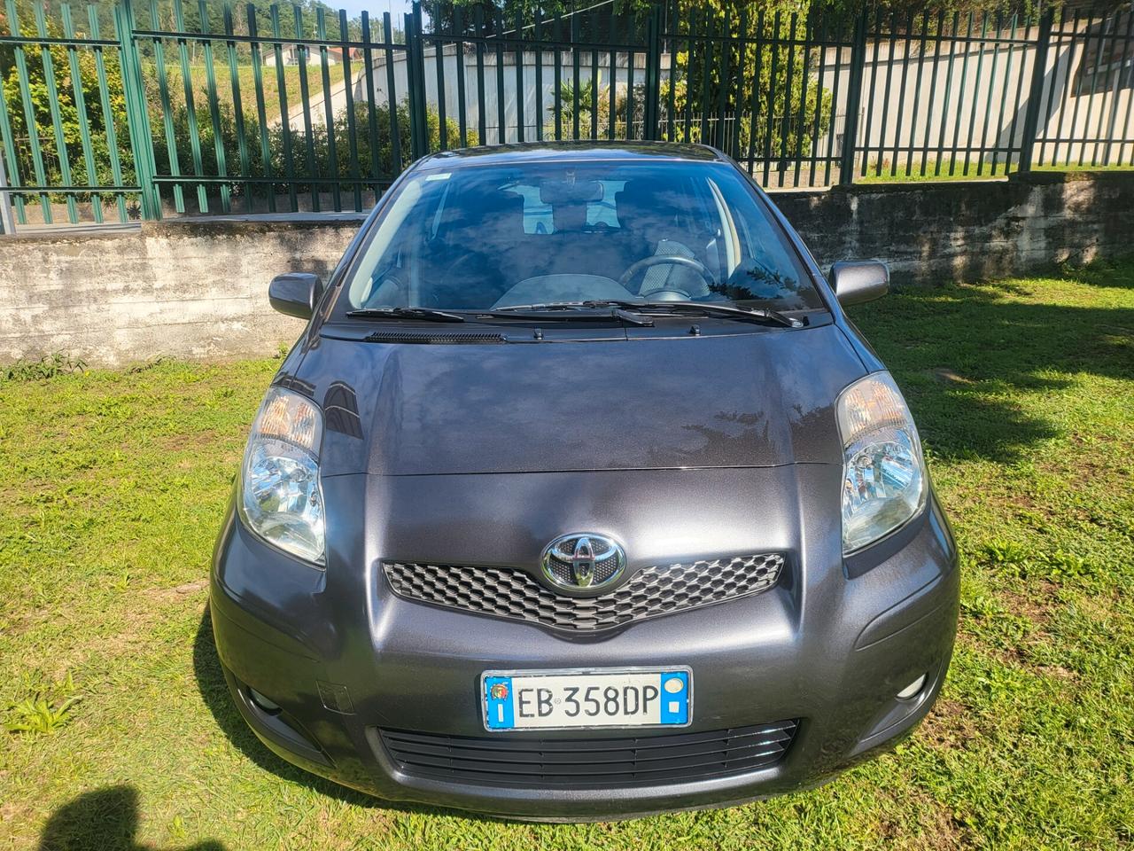 Toyota Yaris 1.0 5 porte Sol