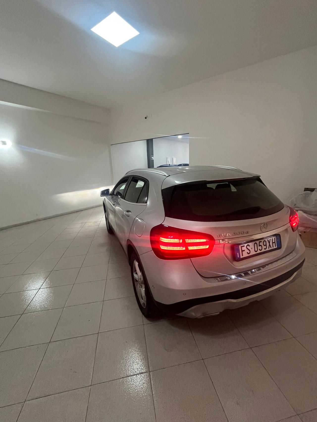 Mercedes-benz GLA 200 D AUTOMATICA 4MATIC SPORT