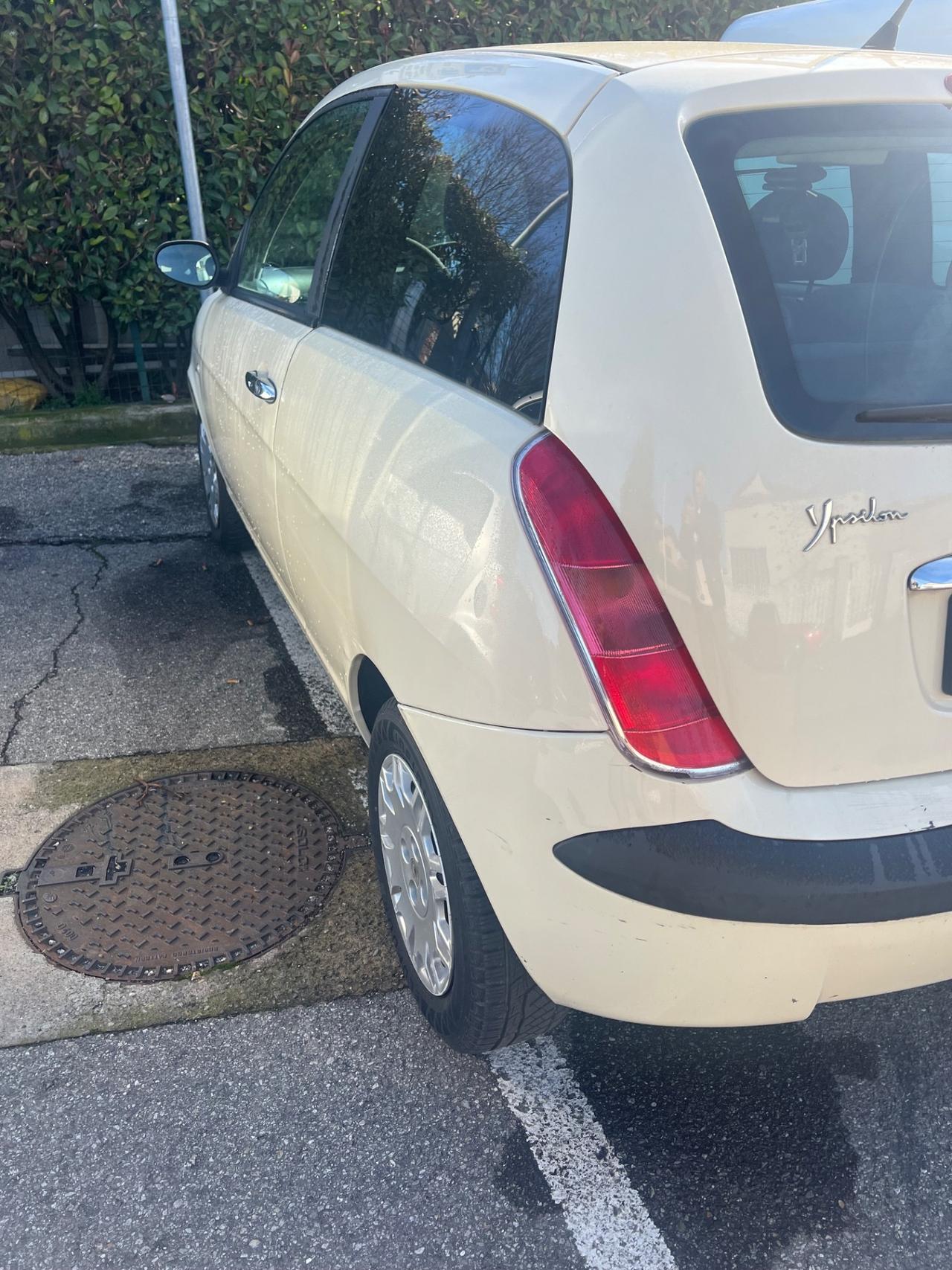 Lancia Ypsilon 1.4 Platino