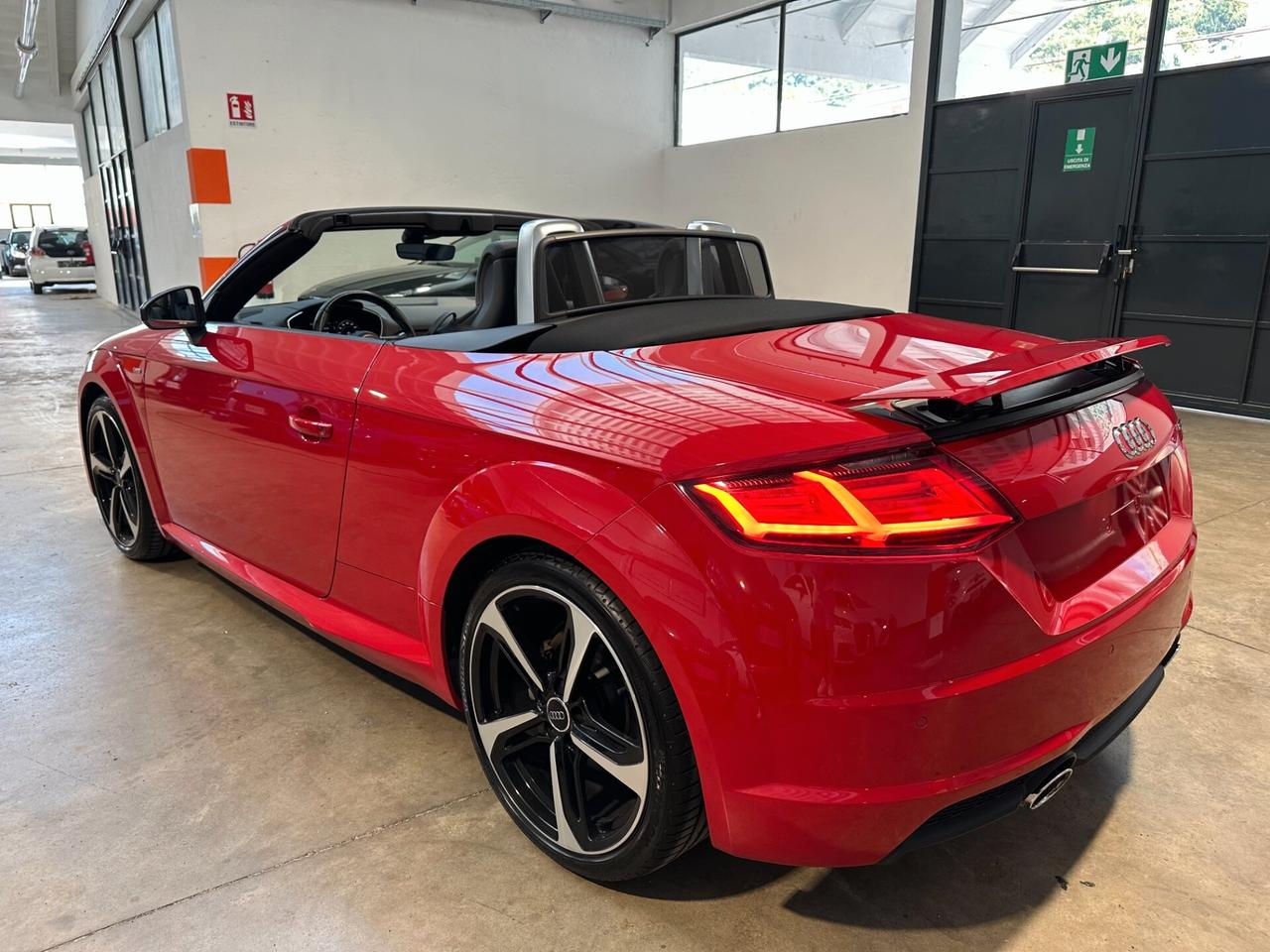 Audi TT Roadster 2.0 TFSI quattro S tronic line . UNI PROP.