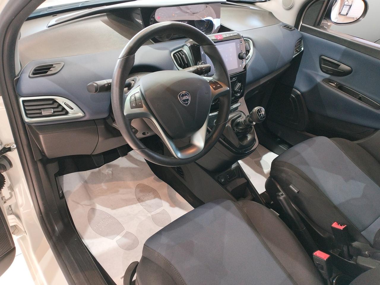 Lancia Ypsilon 1.0 firefly hybrid Gold *12.000 KM*