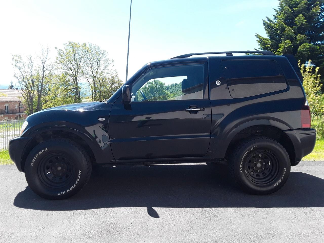 Mitsubishi Pajero 2.5 TDI 3p. Instyle
