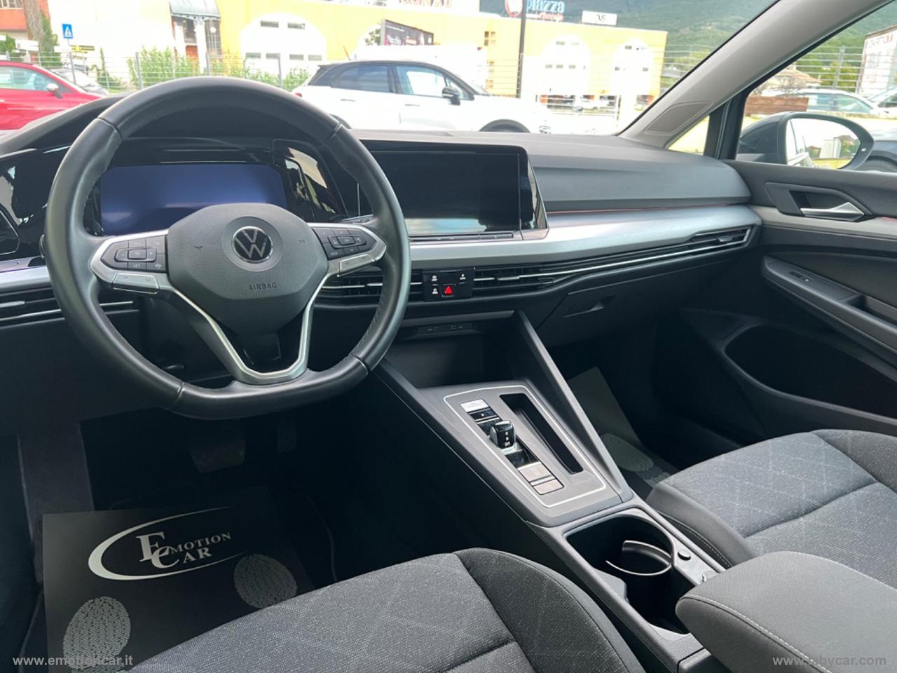 VOLKSWAGEN Golf 1.0 eTSI EVO DSG Life - 2022