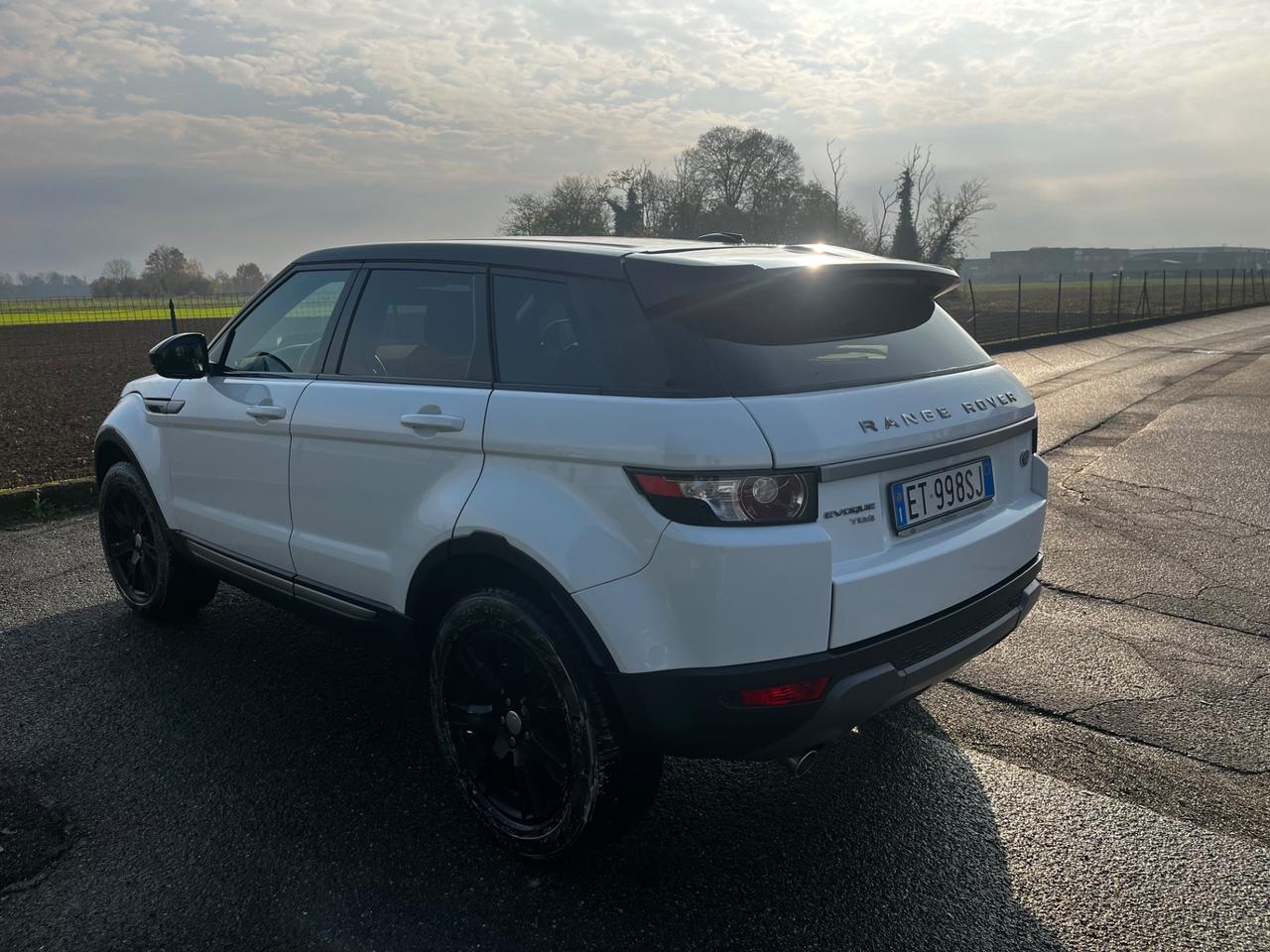 Land Rover Range Evoque 2.2 TD4 5p. Pure Tech Pack Launch Edition