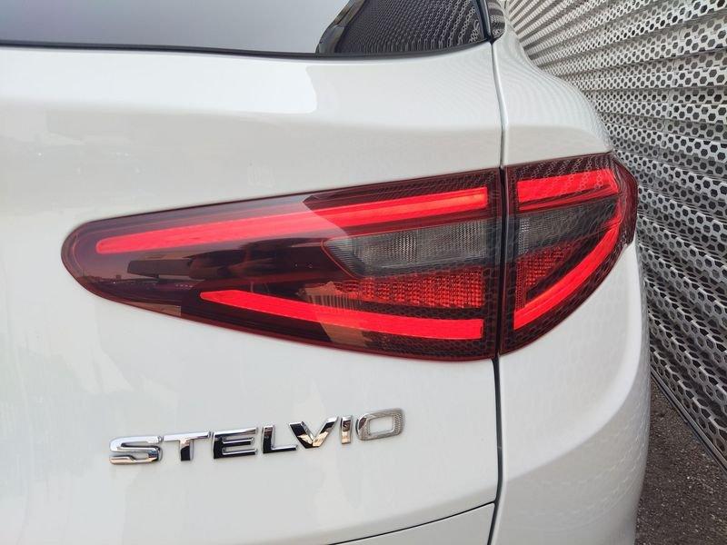 Alfa Romeo Stelvio 2.2 Turbodiesel 210 CV AT8 Q4 Executive