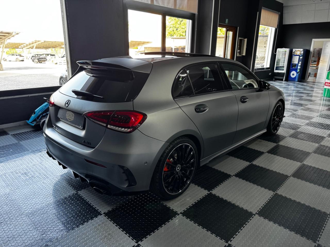 Mercedes-benz A 35 AMG premium plus