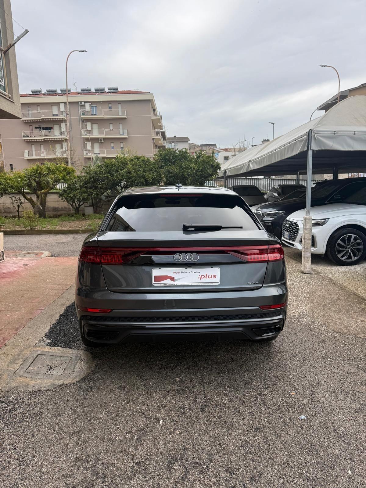 Audi Q8 50 TDI 286 CV quattro S-line