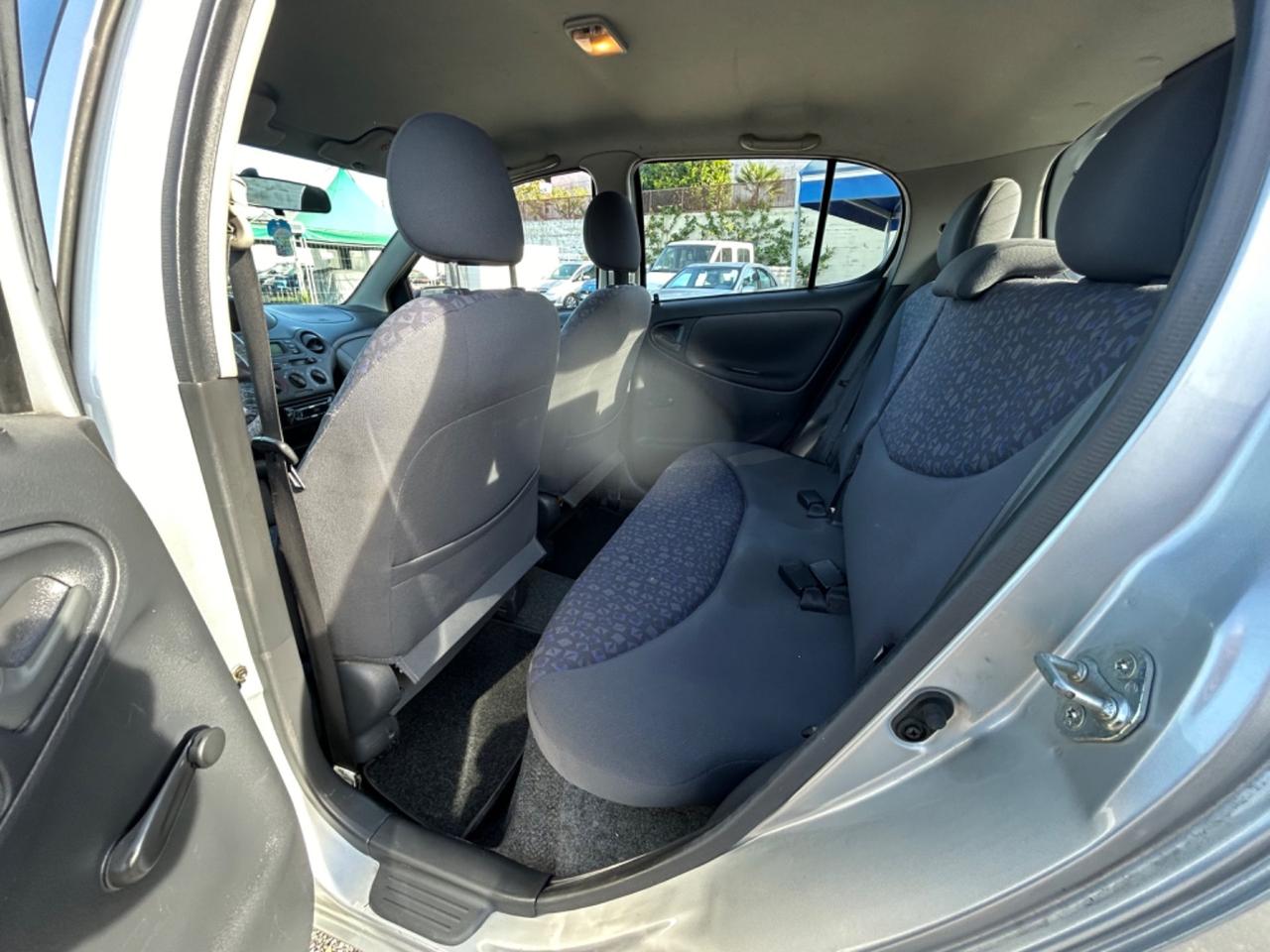 Toyota Yaris Verso 1.3i 16V cat Sol