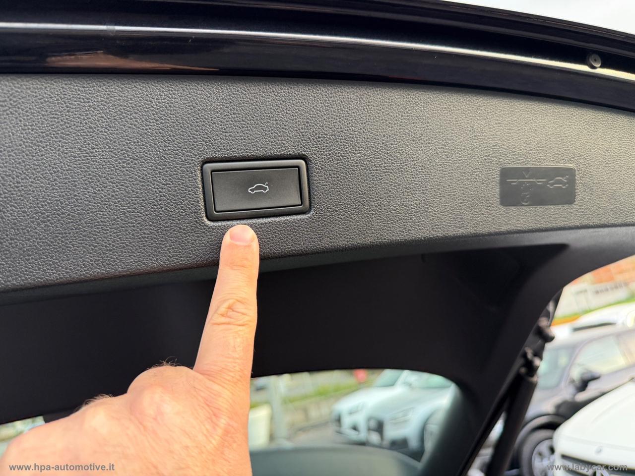 VOLKSWAGEN T-Roc 1.0 TSI Style NAVI LED IQ-LIGHT RETROCAMERA