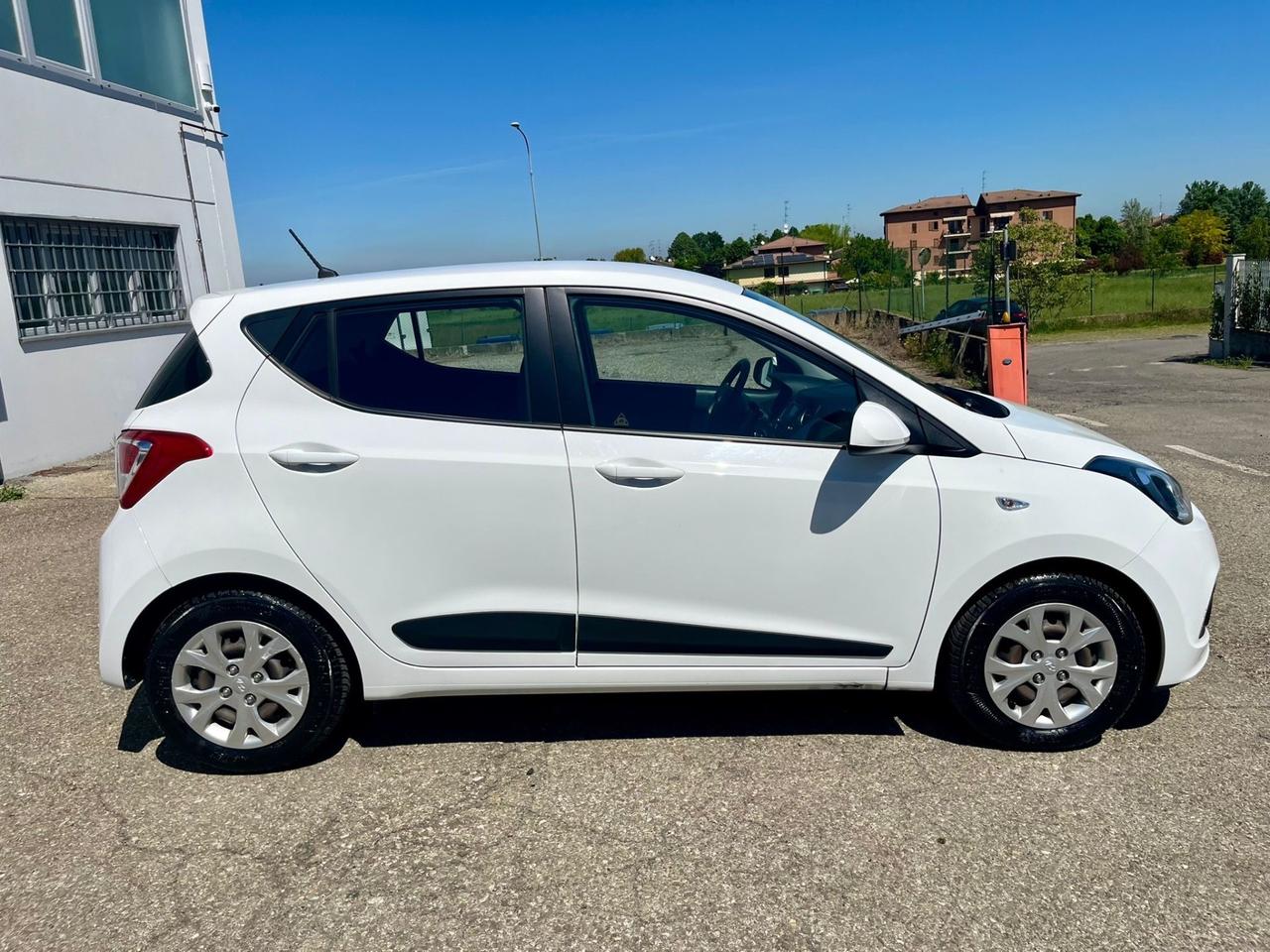 Hyundai i10 1.0benz 2015 64.000km cambio automatico perfetta
