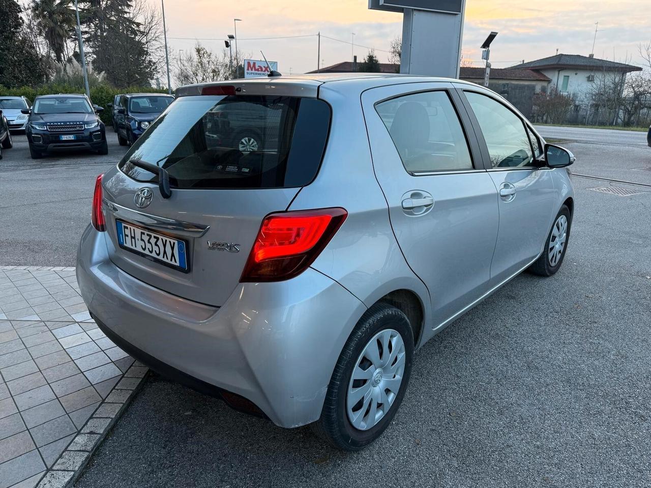 Toyota Yaris 1.0 benzina Neopatentati