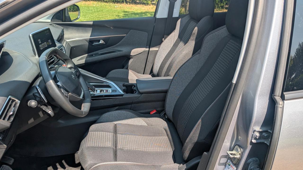 Peugeot 3008 BlueHDi 130 EAT8 TETTO APRIBILE