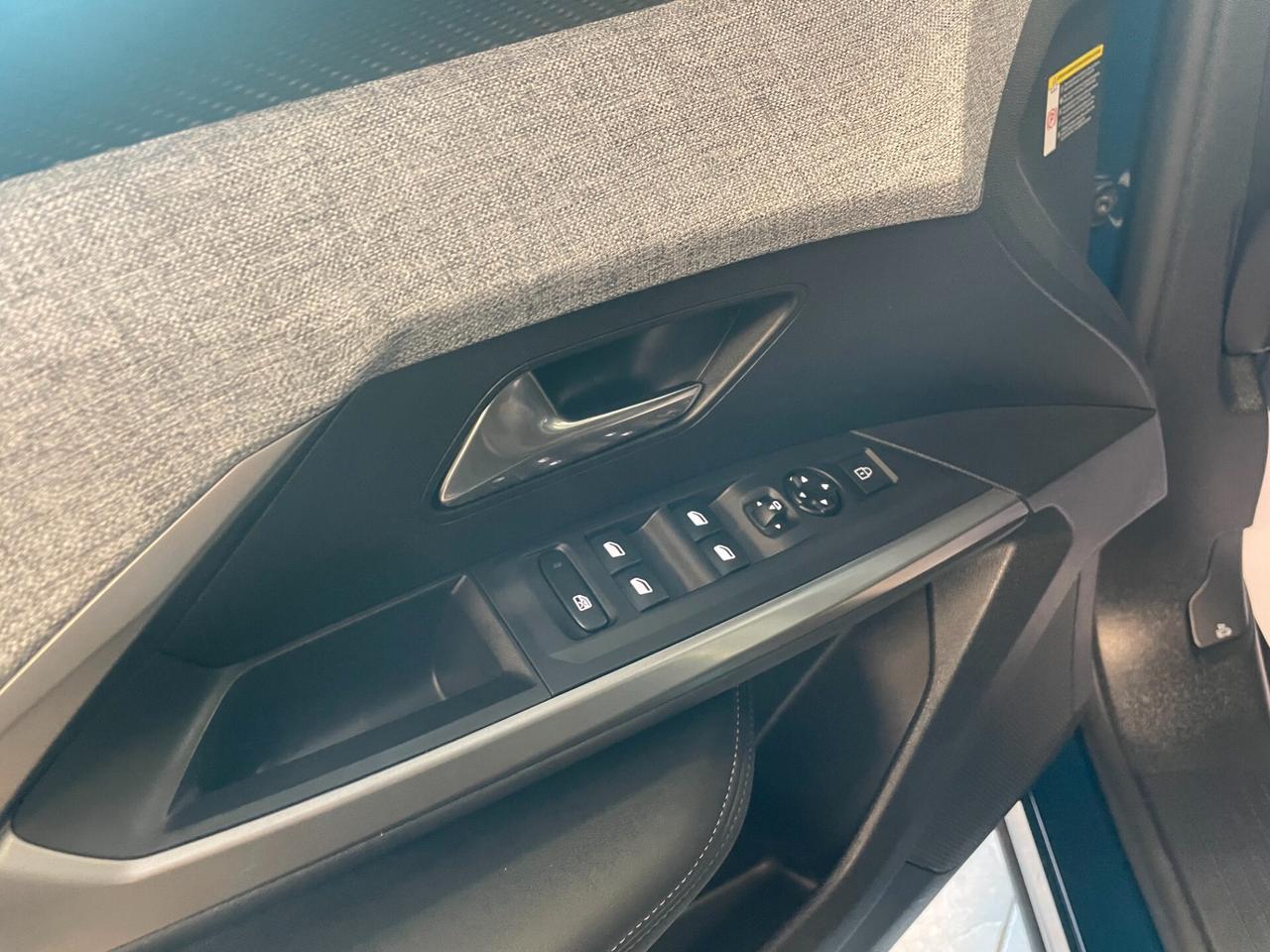 Peugeot 3008 Hybrid 145 e-DCS6 Allure PREZZO REALE