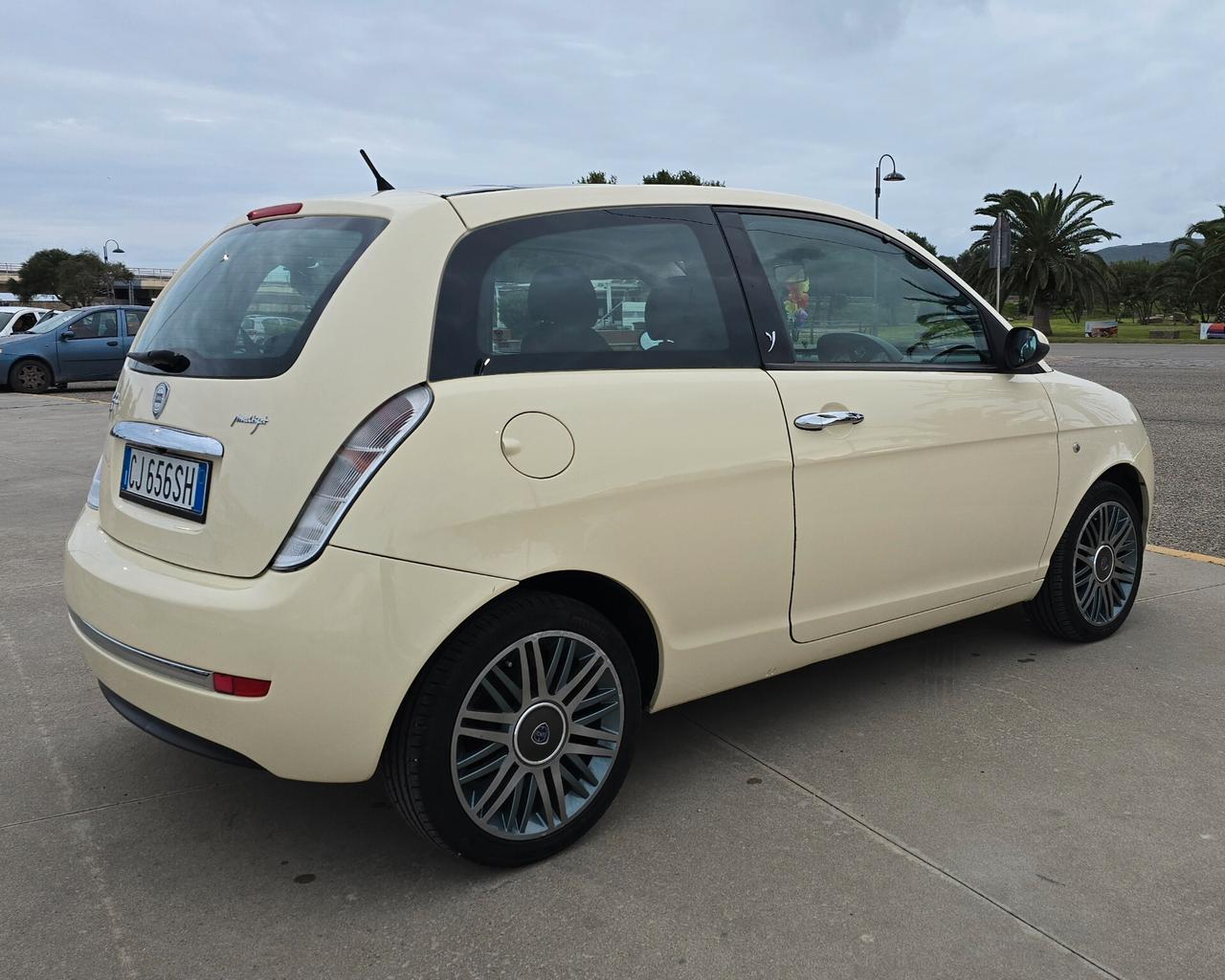 Lancia Ypsilon 1.3 Multijet 16V Argento