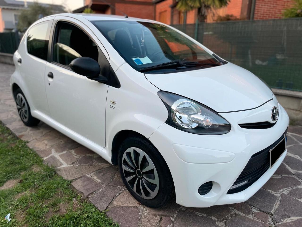Toyota Aygo 1.0 12V VVT-i 5 porte Lounge Connect