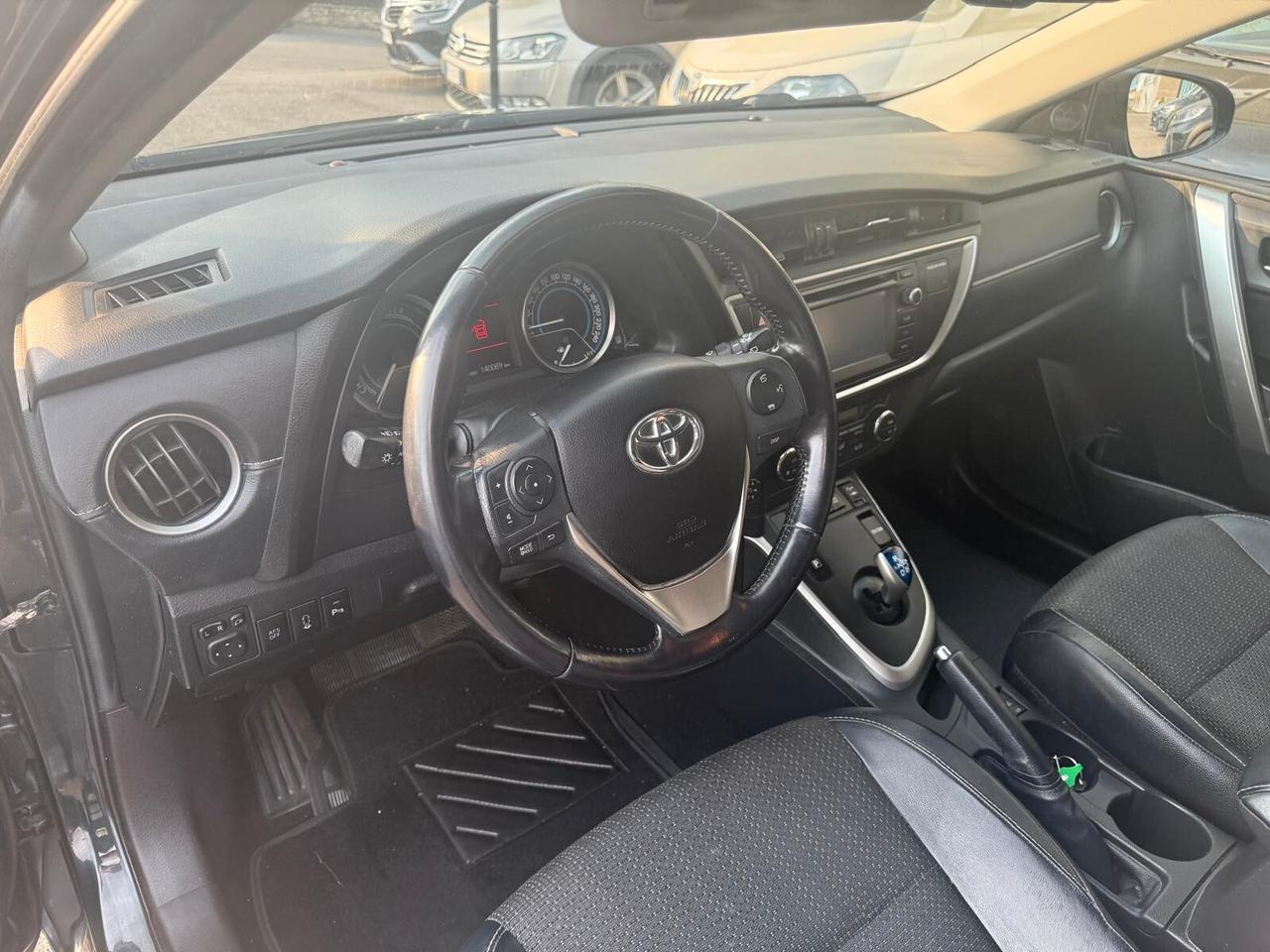 Toyota Auris Touring Sports 1.8 Hybrid Lounge