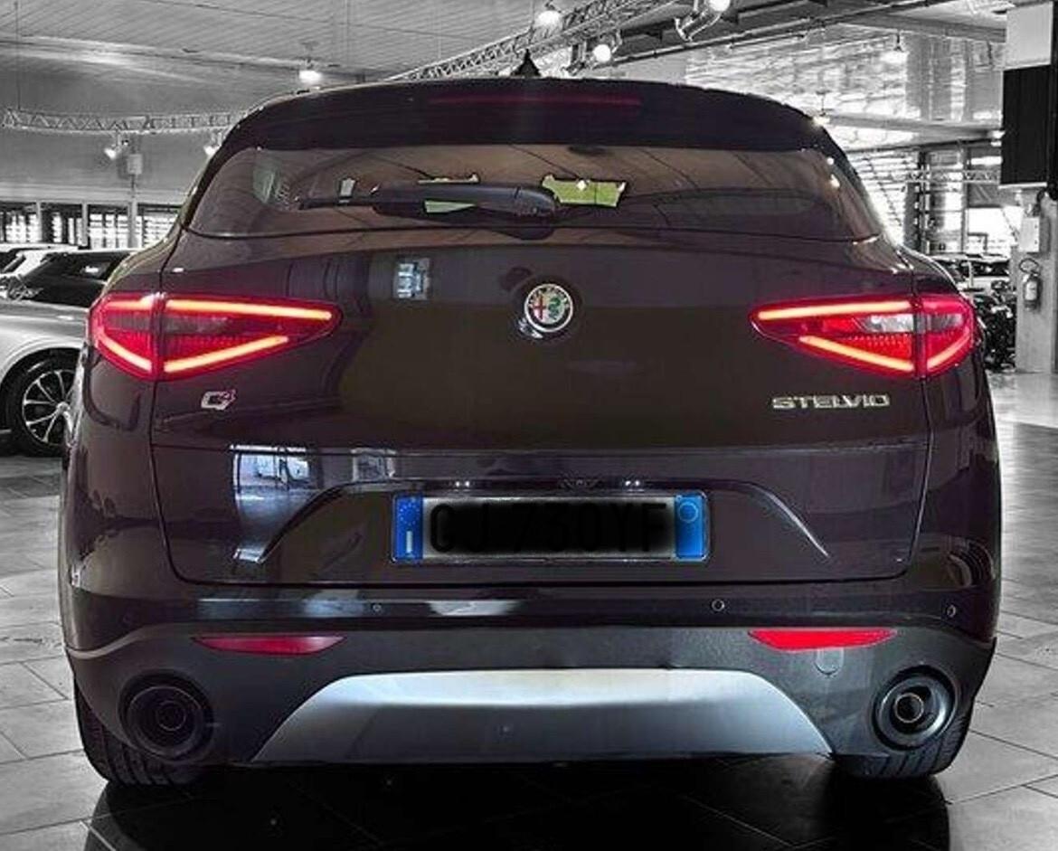 Alfa Romeo Stelvio 2.2 Turbodiesel 190 CV AT8 RWD Business