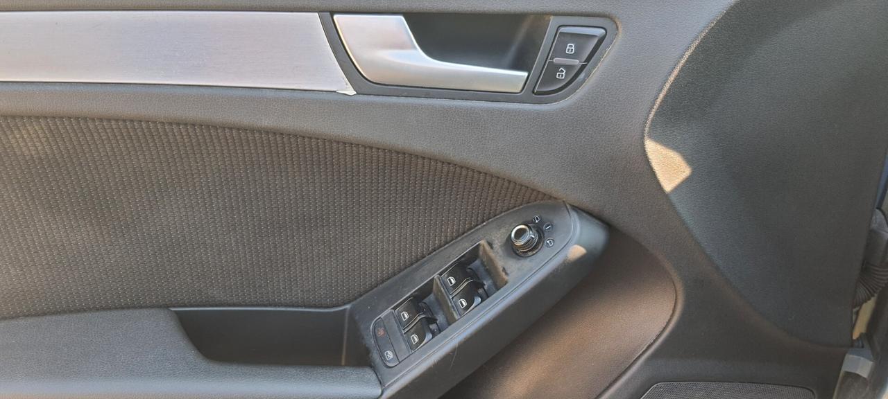 AUDI A4 2.0 TDI 120 CV AVANT S-LINE OK NEOPATENTATI