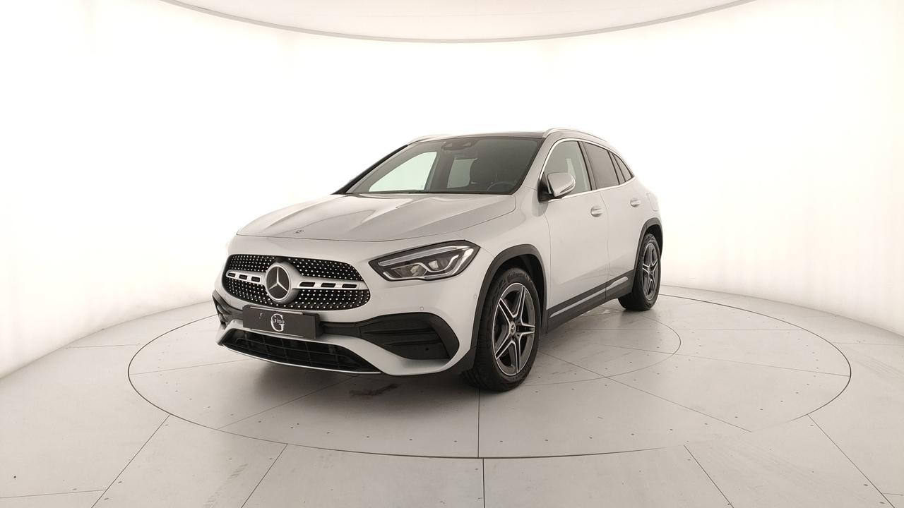 Mercedes-Benz GLA 200 Premium 4matic auto