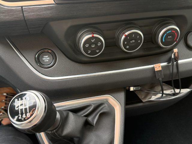 RENAULT Trafic BluedCi 150CV PC-TN Equilibre 9 POSTI 3.300 KILOME