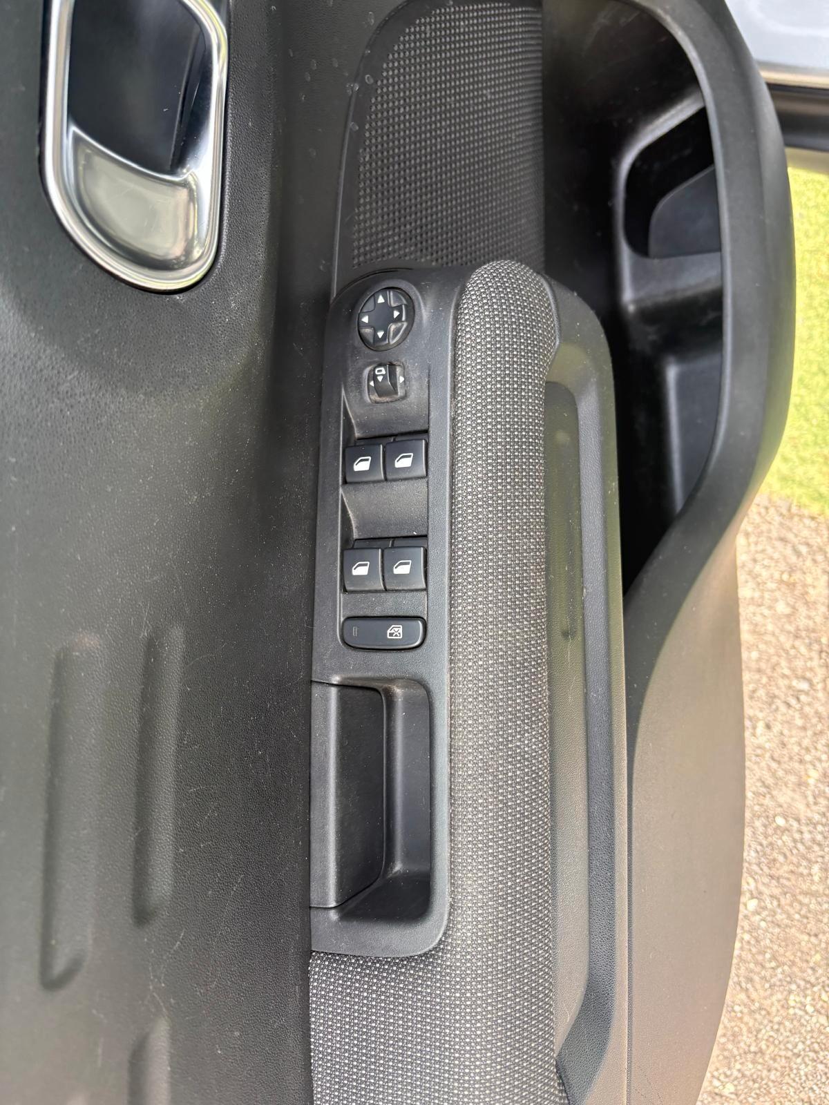 Citroen C3 Aircross BlueHDi 110 S&S Shine autocarro 5 posti