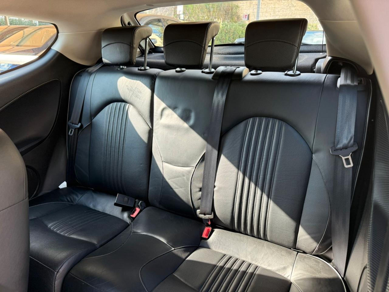 Alfa Romeo MiTo 1.6 JTDm 16V Distinctive Sport Pack