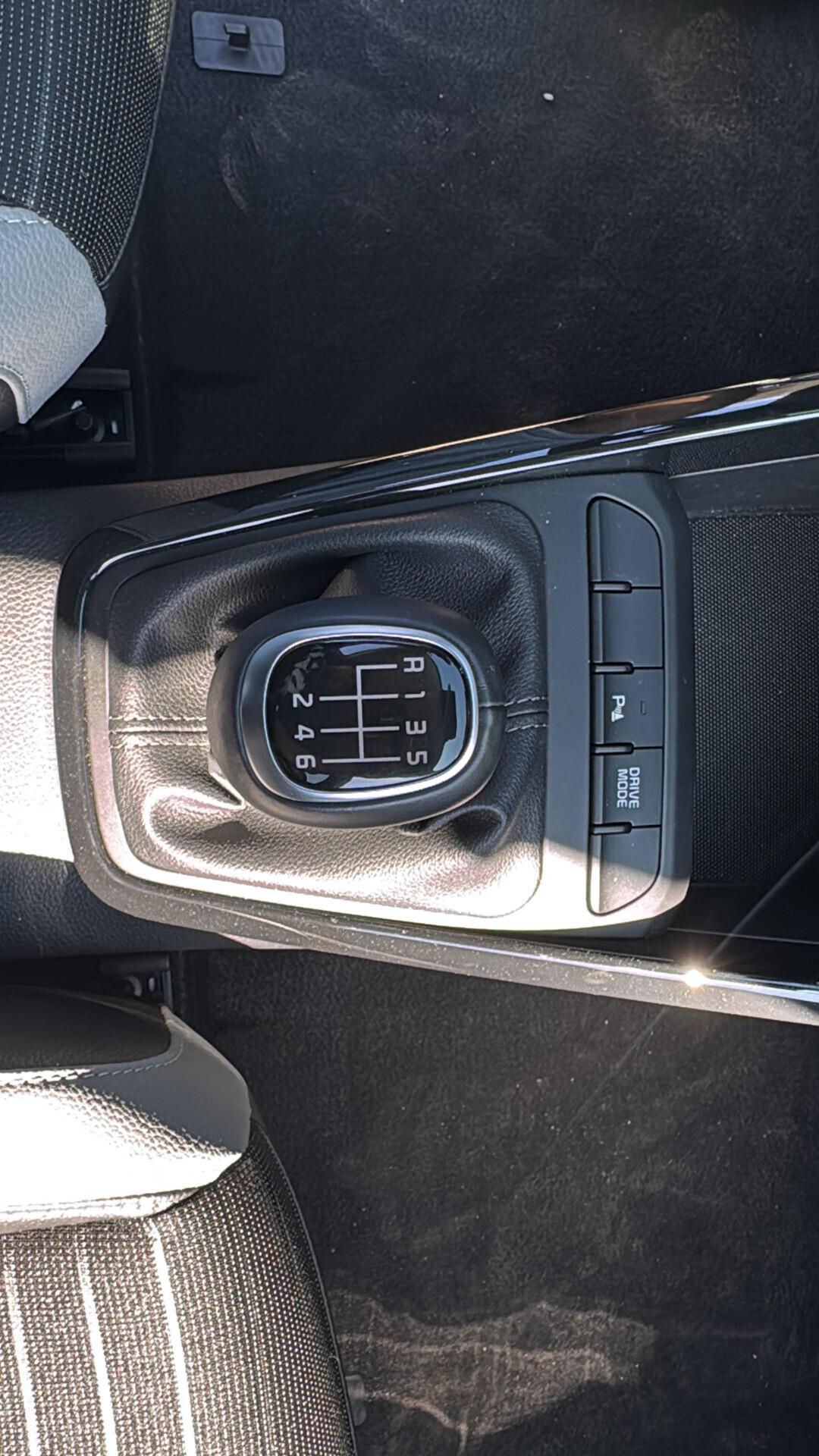 Kia Stonic 1.0 T-GDi 100 CV MHEV Black Edition KM0