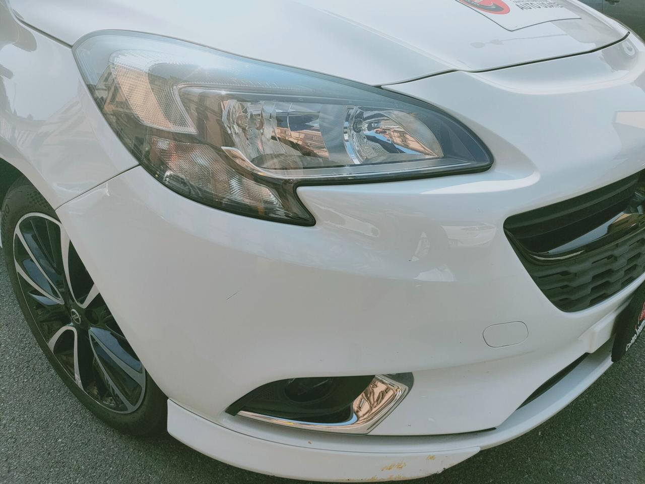 Opel Corsa 1.2 Coupé b-Color Neopatentati