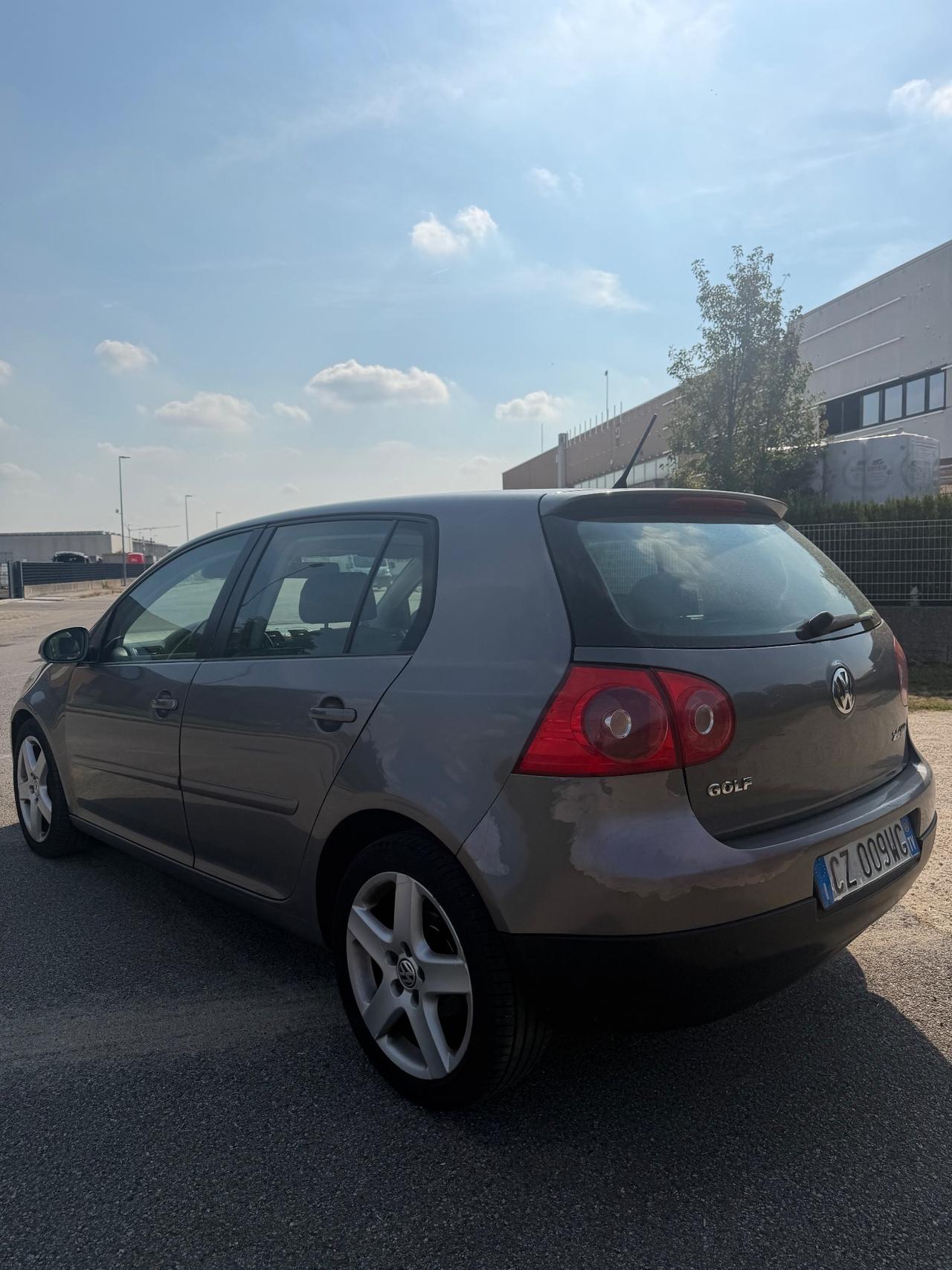 Volkswagen Golf 2.0 16V TDI 5p. Sportline