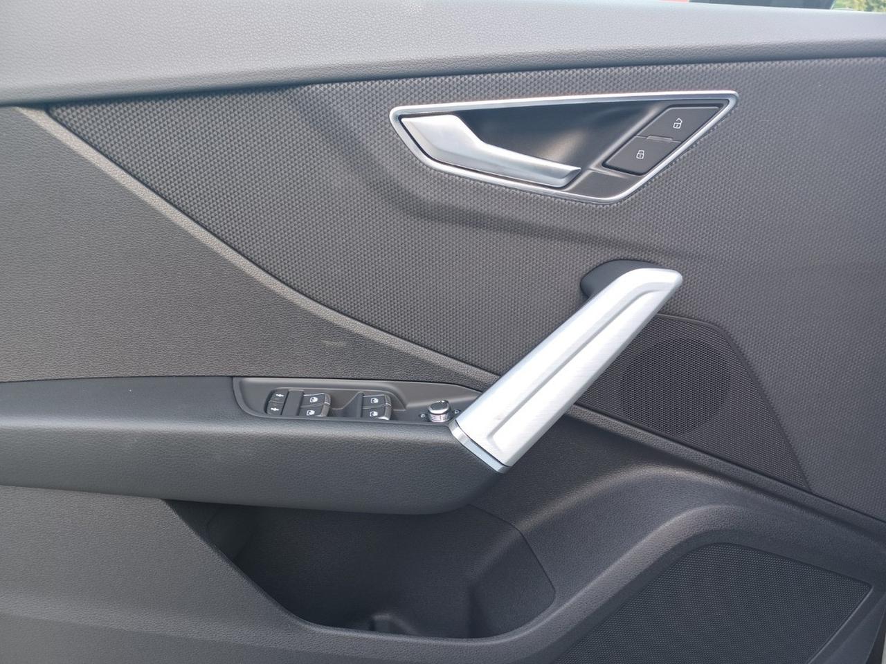 Audi Q2 30 2.0 tdi identity black