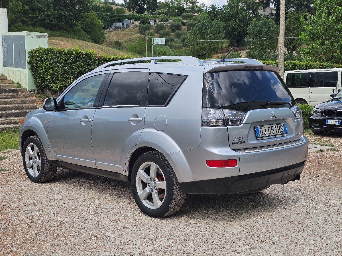 MITSUBISHI OUTLANDER 2.0 DIESEL 7 POSTI 4WD GARANZIA
