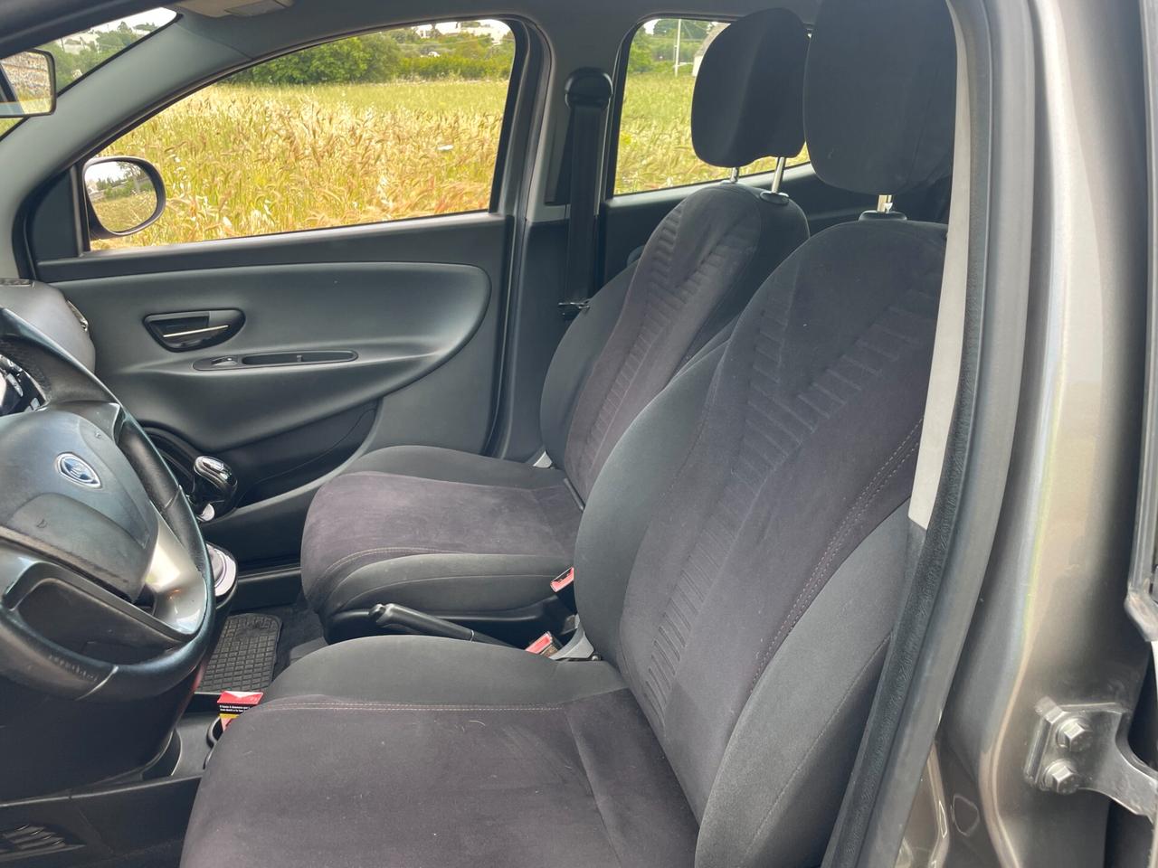 Lancia Ypsilon 1.2 69 CV 5 porte S&S Gold finanziabile