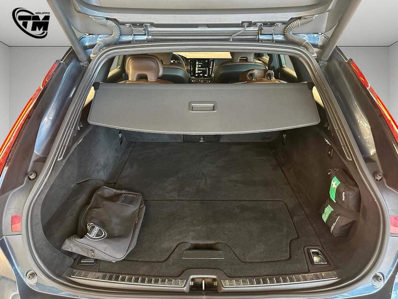 Volvo V90 Cross Country B4 (d) AWD Geartronic Business Pro