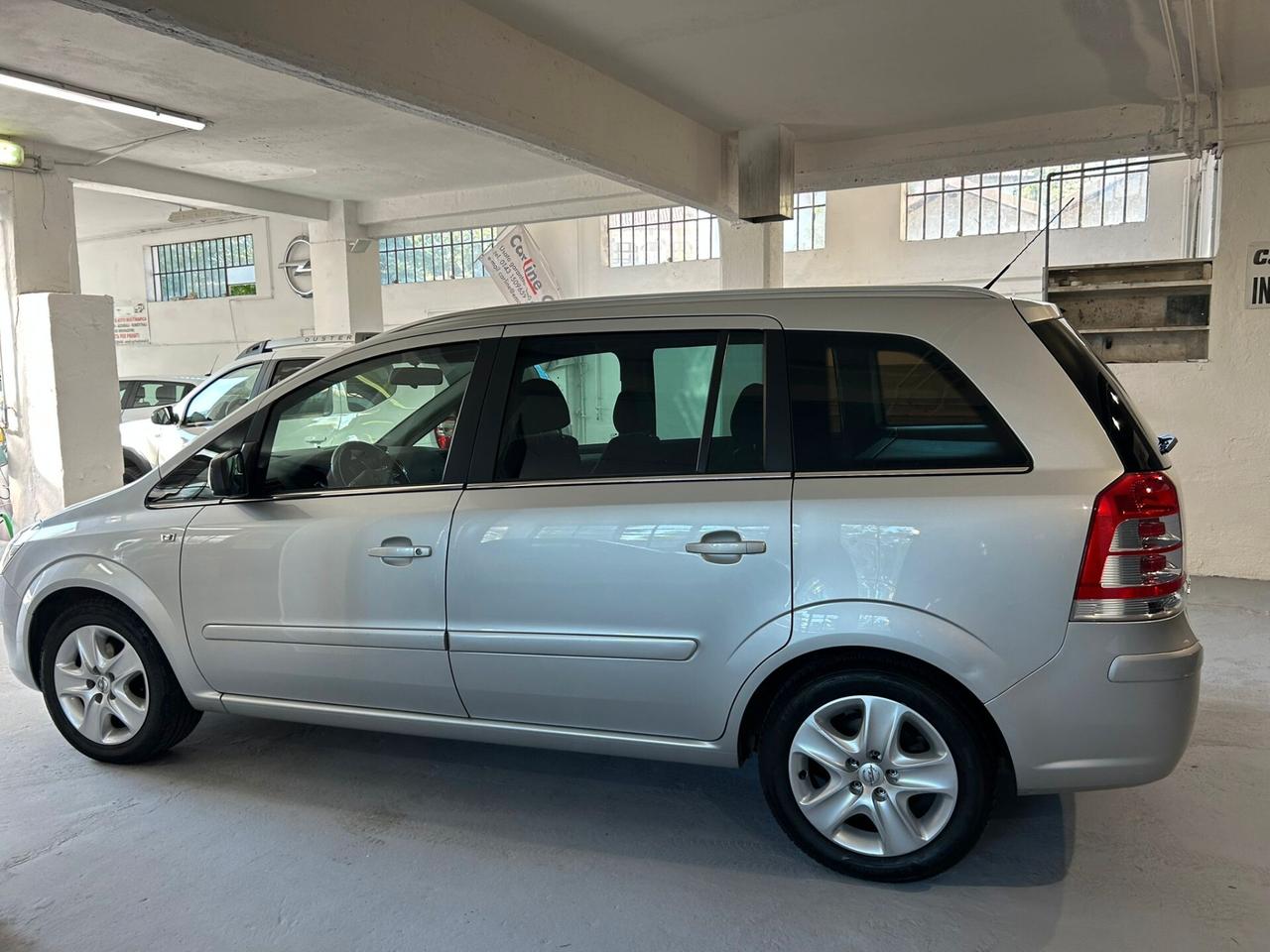 Opel Zafira 1.8 16V VVT One